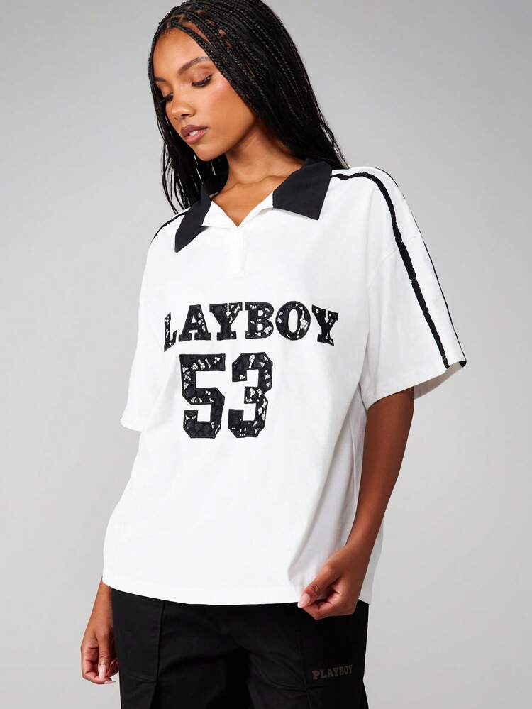 Missguided x Playboy Camiseta de algodón con cuello oversize, ribete de contraste y estampado de número atlético para el fin de semana casual