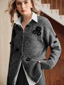 Áo khoác len cardigan cổ tròn tay dài màu trơn cổ điển phong cách Halloween chủ đề Thu/Đông của Uhlyne, chất liệu len pha trộn tối giản, họa tiết hoa và hạt thủ công, thích hợp cho các bữa tiệc, buổi tụ họp, tiệc chiêu đãi - Xám - Xem 3