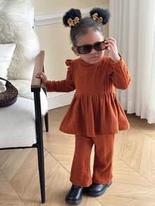 SHEIN 2 件套女婴秋冬高领不对称毛绒罗纹上衣和松紧腰喇叭裤，适合节日、派对、户外、学校、6 个月至 3 岁、儿童装、婴儿服装 - 橘色 - 查看 6