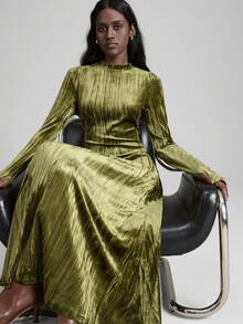 Ontre 2026 Women's Olive Green Pleated Velvet Long Sleeve Dress,Autumn Elegant Dining Outfit,Stand Collar Cinched Waist Flared Hem High-End Business Attire - Dark Green - View 2
