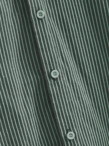 Manfinity VCAY 2 件套男士棉混纺纹理休闲短袖衬衫和宽松亚麻裤，夏季 - 軍綠色 - 查看 5