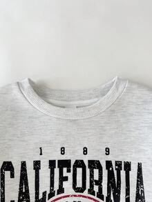 SHEIN Tween Girl 舒适休闲简约标语印花超大圆领长袖连帽衫和修身运动裤套装，适合居家和户外穿着，灰色服装 - 淺灰色 - 查看 9