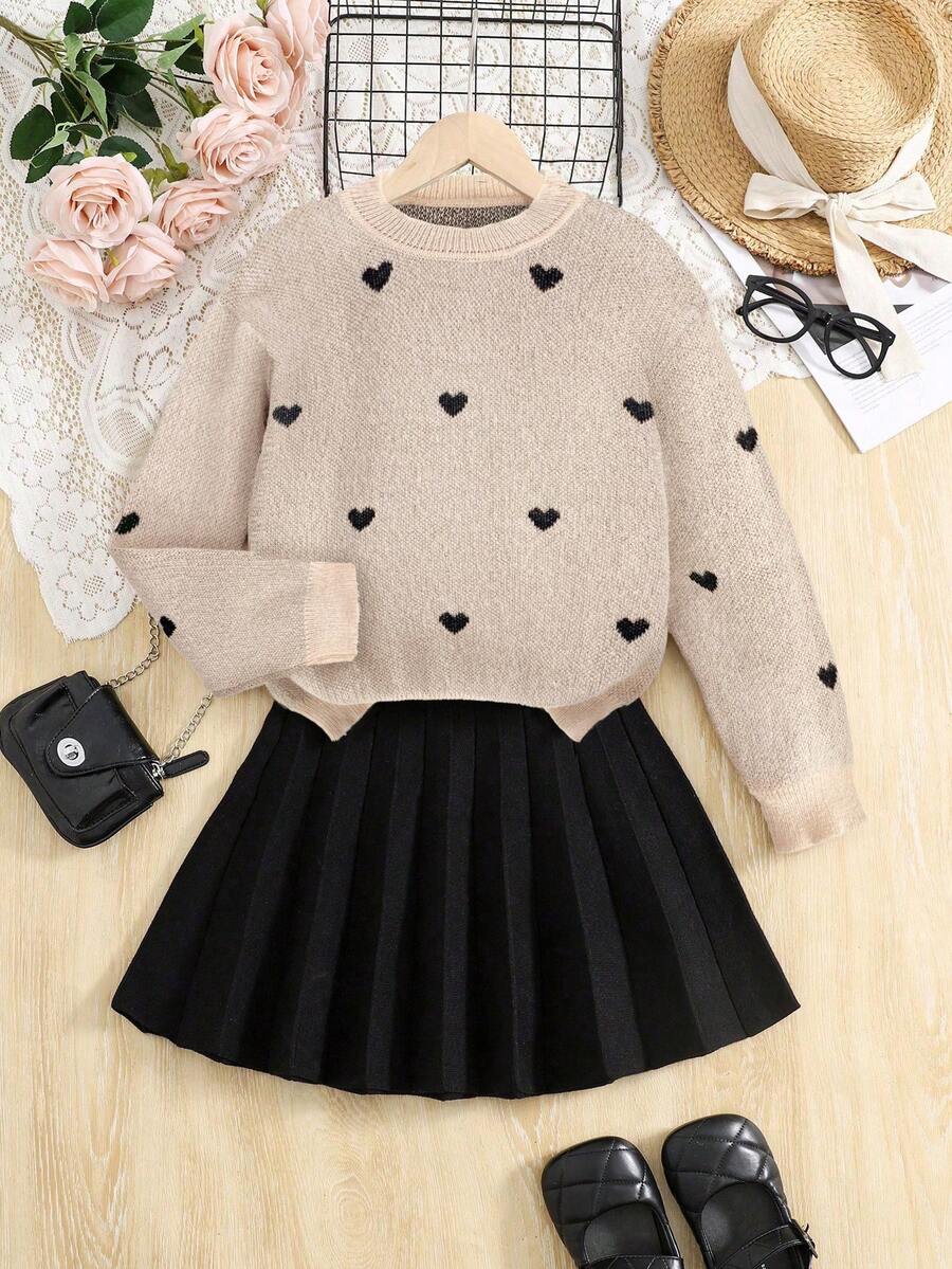 SHEIN Bộ 2 món áo len cổ tròn trễ vai họa tiết trái tim và chân váy xếp ly màu đen trơn cho bé gái tuổi mới lớn, mặc hàng ngày, trở lại trường, những dịp thường ngày, ấm áp cho mùa thu đông, mặc hàng ngày - Màu be - Xem 1