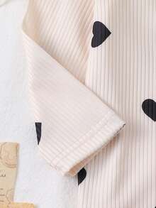 SHEIN Top à manches longues avec motif de cœur en tricot côtelé vintage doux pour bébé fille + Jupe salopette pied-de-poule, convient pour les sorties quotidiennes et les rassemblements familiaux, automne/hiver