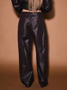 KIZN 金属质感涂层高腰阔腿牛仔裤，适合女士秋冬派对晚装 - 酒紅色 - 查看 2