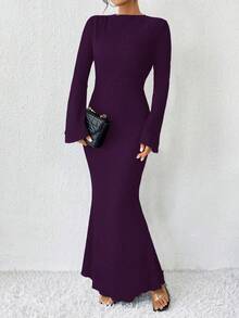 Rafferiza Vestido largo de mujer con cuello redondo, mangas acampanadas y bajo de cola de sirena en color liso - Morado - Ver 3