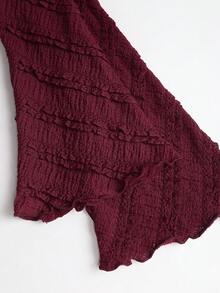 Sweetra Blusa casual de primavera/verano/otoño para mujeres, ideal para viajes y uso diario, con tela texturizada, bajo asimétrico, mangas acampanadas y decoración metálica lateral