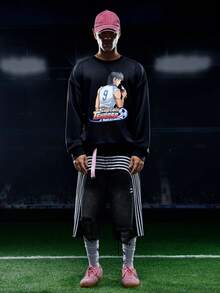 Captain Tsubasa X SHEIN Men's Casual Cartoon Soccer Figure And Letter Graphic Drop Shoulder Oversize Pullover Sweatshirt - Black - View 1