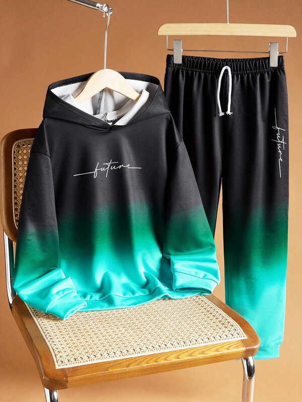 SHEIN 2 件 Tween Boy 休闲渐变色手写字母图案长袖连帽衫和松紧腰裤套装，适合秋季、春季和冬季，适合户外玩耍、学校、街头摄影、派对和居家休闲，性价比高