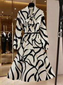 Franclia Plus Size Women's French Style Casual Elegant Geometric Print Long Sleeve Dress - Apricot - View 3