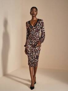 JIAN LASALA Vestido midi ajustado con cuello en V de encaje, mangas largas tipo obispo, estampado de leopardo, drapeado, colección de ropa de lujo elegante y estilosa para mujer, vestido gráfico elegante para fiesta - Multicolor - Ver 5