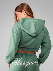 MISSGUIDED Sudadera con capucha corta con cremallera, gráfica, con cordón y bolsillo central para uso casual de mujer - Verde - Ver 2