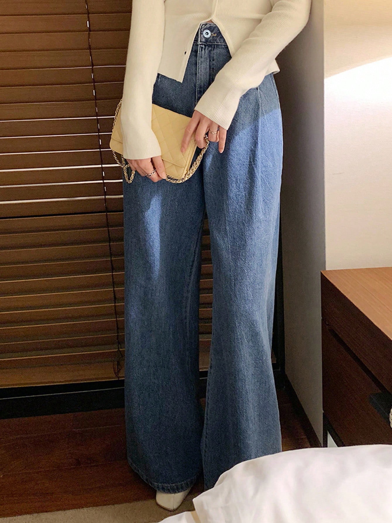 DAZY بنطلون جينز بخصر عالي مغسول بلون أزرق مطوي ذو...