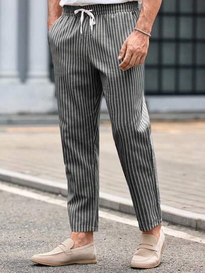 Manfinity VCAY Herren Lässig gewebte gestreifte Hose mit elastischem Bund und Caprilänge