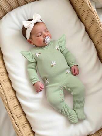 SHEIN Baby Girls Floral Embroidered Knit Romper, Long Sleeve Sweater Jumpsuit With Ruffled Cuffs, Comfortable For Autumn/Winter, Suitable For Everyday Wear, Outings, Travel, Newborns, And Daycare