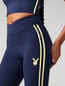 Missguided x Playboy Schlaghose mit Seitenstreifen, athletische Yoga-Hose - Verschiedenfarbig - Übersicht 3