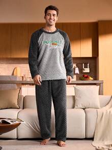 Manfinity Underwear&Sleepwear Basics 秋冬羊毛刺绣圆领长袖长裤舒适休闲男士睡衣套装 - 彩色 - 查看 3