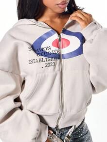 SUMWON WOMEN Áo nỉ trùm đầu Boxy Fit cỡ lớn có khóa kéo, in họa tiết và mũ trùm đầu có dây rút, phù hợp cho phong cách đường phố thường ngày - Xám - Xem 5