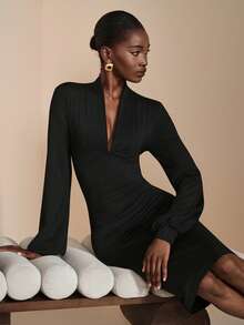 JIAN LASALA 黑色褶裥主教长袖V领优雅中长连衣裙，女士秋冬奢华时尚服饰系列，适合婚礼宾客穿着。 - 黑色 - 查看 3