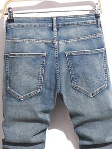 Manfinity Homme 男士修身破洞口袋休闲牛仔裤 男士破洞牛仔裤 街头潮流牛仔裤 - 淺色水洗藍 - 查看 4