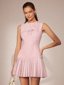 Enchnt 这款浪漫的粉色无袖迷你连衣裙，饰有荷叶边下摆和蝴蝶结，是秋冬季节的完美之选。它时尚优雅，适合派对、约会、度假、毕业典礼、办公室、郊游、万圣节、圣诞节等各种场合。它是女士秋季连衣裙、秋季套装、秋季套装、嘉年华、新年庆祝活动和其他节日的理想之选。 - 粉色 - 查看 6