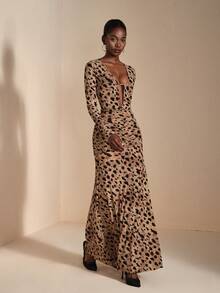 JIAN LASALA Abito lungo con scollo a V profondo, maniche lunghe, arricciato, con stampa leopardata su tutto il capo, elegante e sexy, collezione di abbigliamento di lusso e di stile, abito da festa