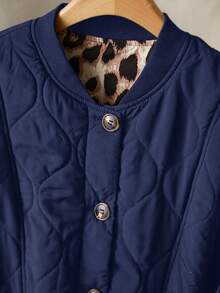 CosyJoli Cappotto imbottito casual di taglia grande con stampa leopardata e colore a contrasto - Blu Navy - Visualizzare 5