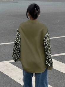 Siren Gaze 女士豹纹拼布长袖休闲衬衫，简约复古风女衬衫，女式衬衫，街头风衬衫，豹纹衬衫 - 軍綠色 - 查看 2
