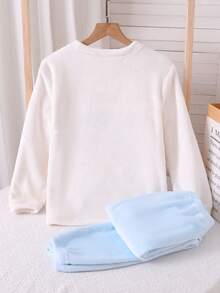 SHEIN Girls' White Plush Purple Tulip Embroidered Bow Top, Minimalist Blue Plush Pants, 2 Pieces Sleepwear Set, Suitable For Home & Sleep - Baby Blue - View 2