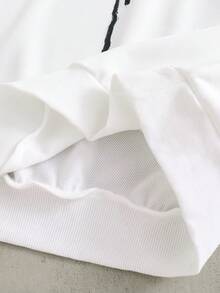 Bộ 2 món cho bé trai tuổi teen gồm áo hoodie in họa tiết và quần dài dệt kim màu xanh ô liu, chất liệu mềm mại và thoải mái, phù hợp cho mùa thu, hoạt động ngoài trời, thể thao, đi học, chụp ảnh, dã ngoại và nhiều dịp khác. Là trang phục không thể thiếu cho bé trai tuổi teen vào mùa thu, unisex. - xanh quân đội - Xem 8