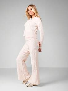 MISSGUIDED 麻花针织连帽开衫和喇叭裤套装，适合女士冬季家居服针织两件套 - 白色 - 查看 4