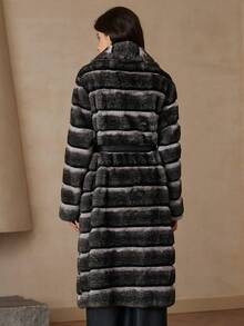 GENKIRA Abrigo de piel sintética de invierno 2025, con elegante patrón de rayas degradadas, chaqueta de piel sintética de mapache de moda sofisticada para mujeres - Gris Oscuro - Ver 6