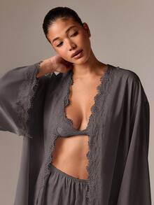 AiiRZ 女士缎面睡衣套装，蕾丝边三角文胸短裤和睡袍，家居服三件套，秋季服装 - 巧克力棕 - 查看 6