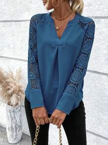 EMERY ROSE Blusa con cuello en pico, mangas raglán y bajo curvo con encaje de contraste para ropa de fiesta de vacaciones - Azul - Ver 5