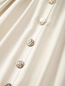 GlowEve CURVE 女式加大码V领束腰金属扣长袖喇叭连衣裙 - 杏色 - 查看 4