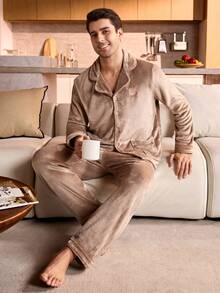 Manfinity Underwear&Sleepwear Basics Men's Fleece Pajama Set, Shirt With 2 Pockets, Pants With 0 Pockets, Lapel Collar, Regular Fit, Casual Style, Fall/Winter Clothes, Fluffy, Cozy