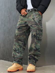 Manfinity EMRG Men's Casual Streetwear Multi-Pocket Embroidered Camouflage Denim Jeans, Perfect Holiday Gift For Boyfriend & Husband Camo Cargos Baggy Cargo Jeans Men Camo Cargo Pants Men Men Cargos Pants - Army Green - View 4