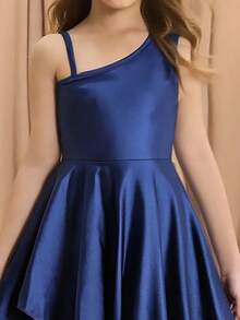 Tween Girl' 优雅简约时尚不对称肩部露肩高腰长款不对称下摆设计缎面光泽材质高端毕业季连衣裙、派对礼服 - 藏蓝色 - 查看 3