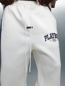 PLAYBOY X SUMWON Pantalones de chándal de pierna ancha y entrepierna caída con panel de rayas laterales y cintura con cordón para comodidad casual - Azul y blanco - Ver 5