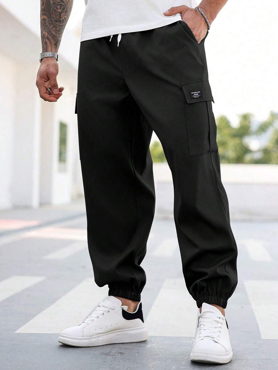 Manfinity Homme 大码男士字母图案抽绳腰锥形工装裤 - 黑色 - 查看 1