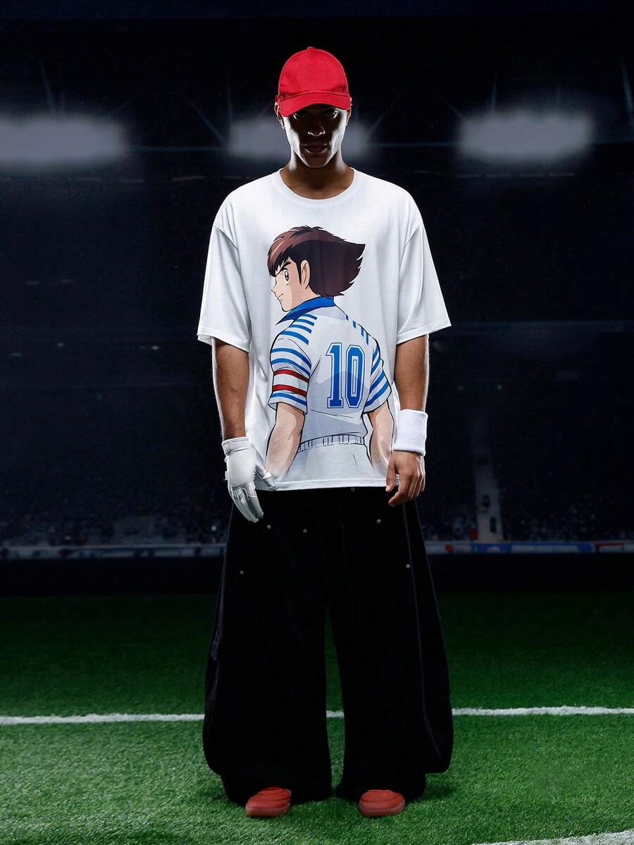 Captain Tsubasa X SHEIN 男士休闲卡通人物图案圆领短袖T恤，夏季 - 白色 - 查看 1