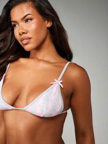 Missguided x Playboy 三角形印花 Bralette 和配套蝴蝶结内裤套装 - 彩色 - 查看 4