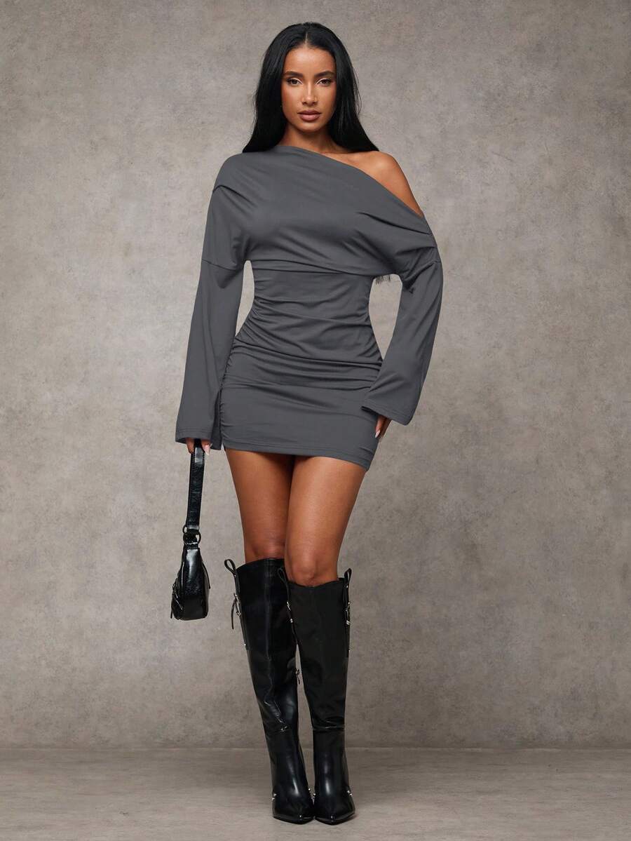 SHEIN BAE Women's Solid Color Batwing Sleeve Ruched Fashionable Mini Dress,Dresses For Women Elegant,Dresses For Women Elegant,New Year Dress ,Elegant Party Dresses