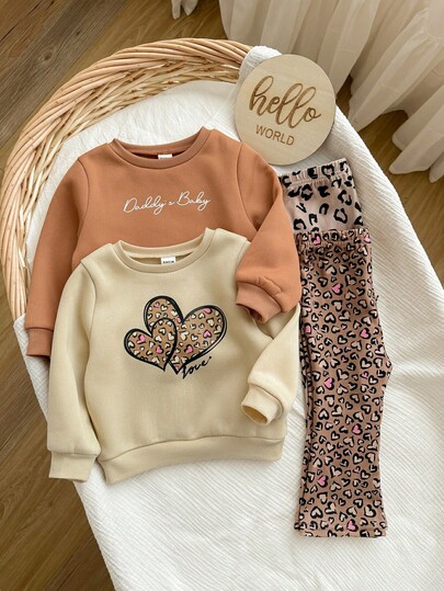 买3送1 4件套可爱宝宝女孩休闲简约可爱搭配简单字母和心豹纹圆领卫衣和紧身喇叭豹纹长裤多件套适合生日派对、晚会、演出、婚礼、洗礼、适合日常使用、适合旅行、适合秋冬