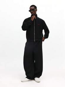 SUMWON 漏斗领纹理拉链夹克，带刺绣徽标细节，适合冬季休闲穿着 - 黑色 - 查看 4