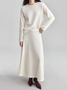 Ontre 2025秋冬派对、新年休闲简约白色纹理面料柔软宽松华夫格针织圆领长袖上衣和A字中长裙套装，商务休闲通勤，优雅简约 - 杏色 - 查看 5