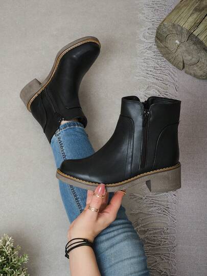 Botín mujer, botín casual, botín tipo piel, botín café, botín con cierre lateral, botín cómodo, tacón medio, suela antiderrapante, calzado versátil, estilo clásico, moda otoño invierno, botines para diario, botín moderno, botín resistente, botín cómodo para caminar