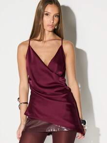 KIZN 勃艮第红色缎面围脖式衬衫，配有交叉后背带，适合秋季晚装上衣 - 紅色 - 查看 1