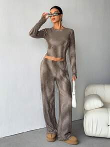 SHEIN Tall 女士休闲家居睡衣套装，包括条纹圆领长袖 T 恤和宽松条纹直筒裤，适合日常穿着、运动、秋冬、返校服棕色条纹两件套 - 棕色 - 查看 6