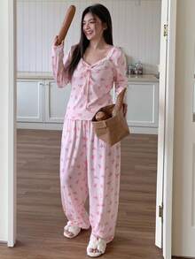Dazy Plus 2pcs Plus Size Women Elegant Contrast Lace Allover Bow Print Pajama Set, Includes Top And Pants, Winter Clothes